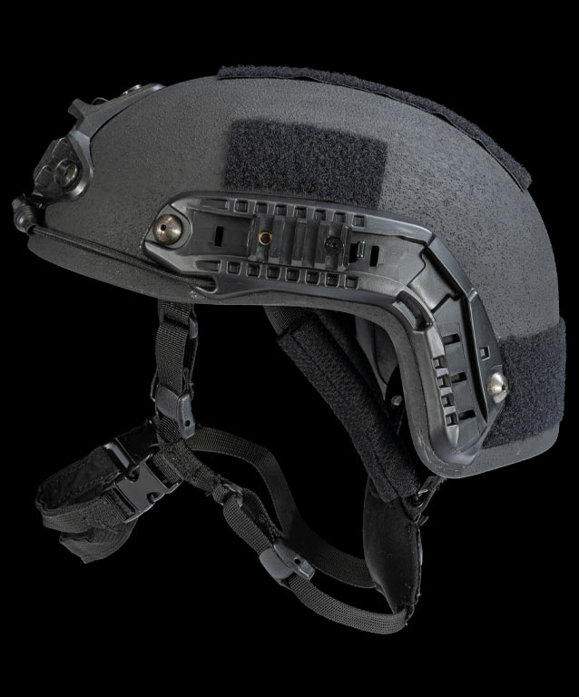 operator elite helmet side view in black